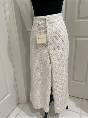 Marled White Eyelet Cropped Pants Size 8 NWT